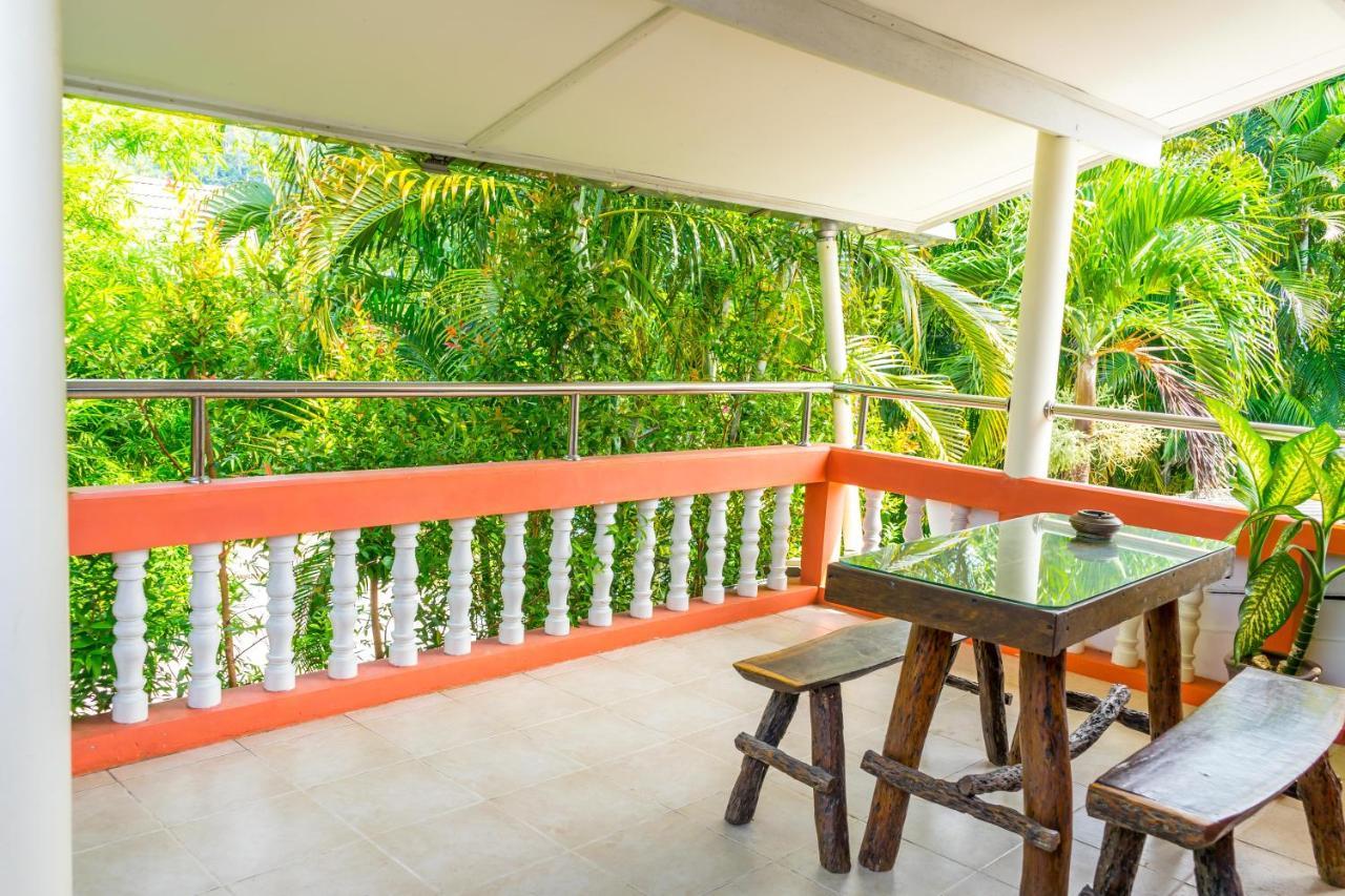 Chez Charly Bungalow Nai Yang Beach Esterno foto